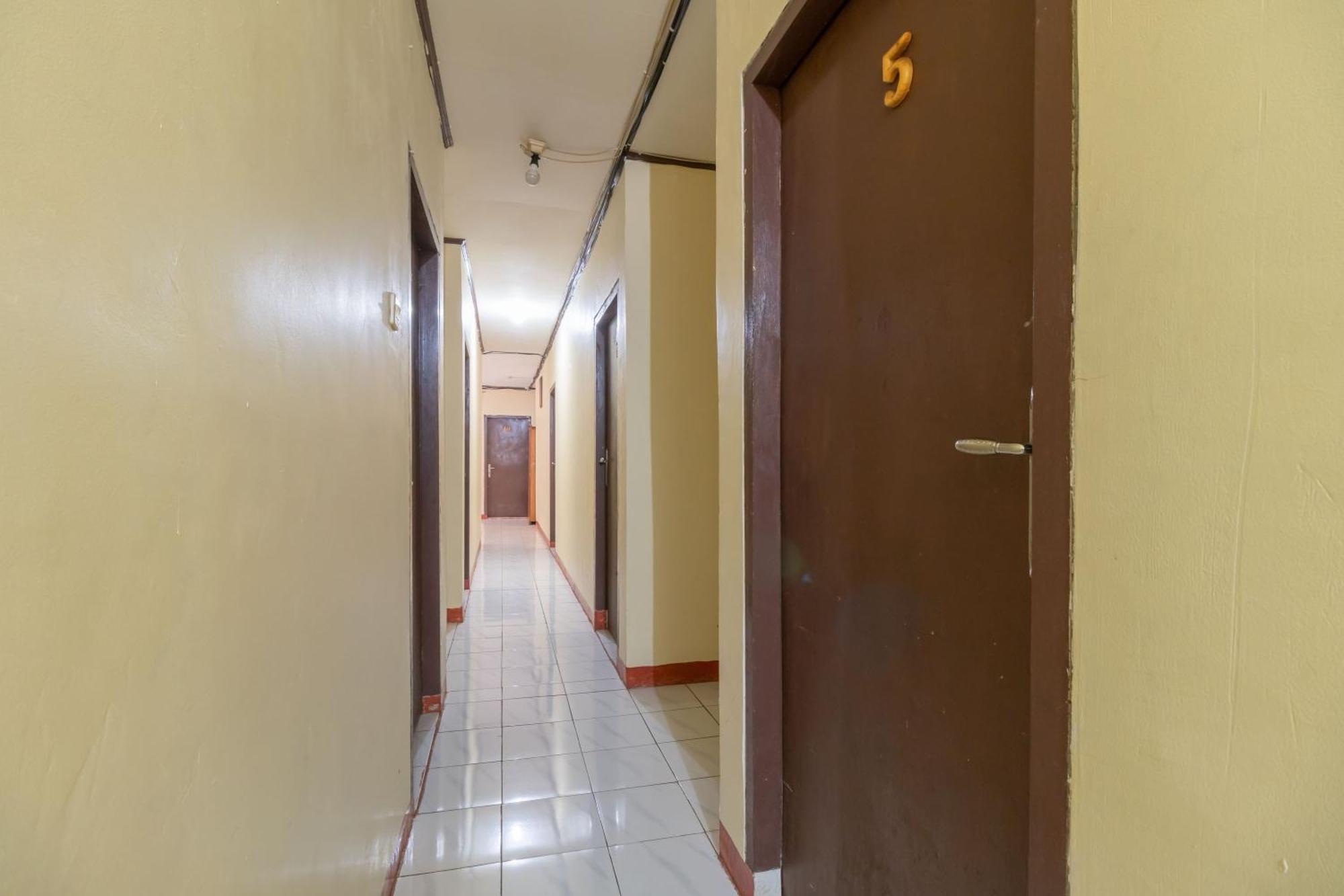 Reddoorz Near Pondok Indah Water Park Jakarta Exterior foto