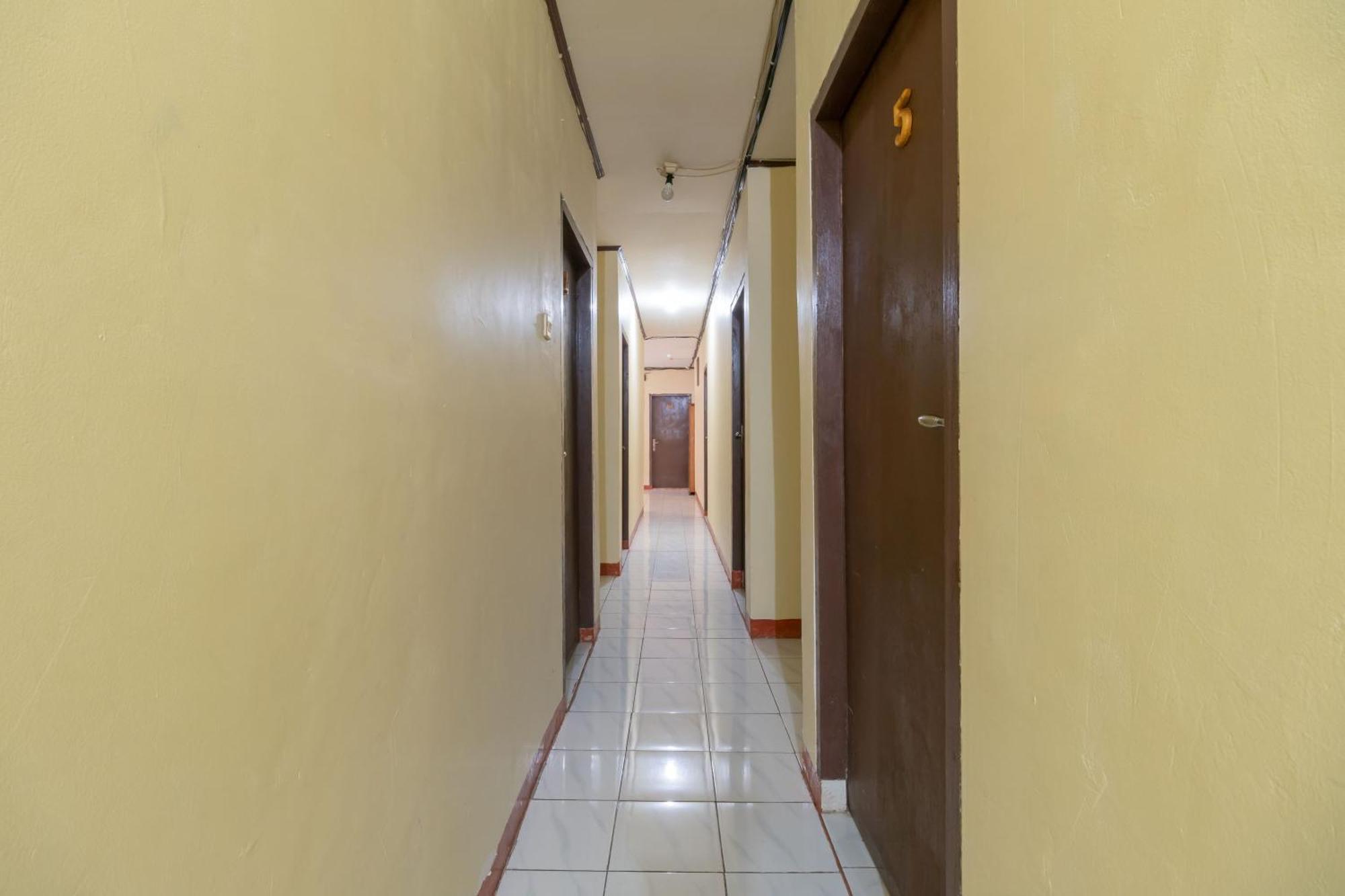 Reddoorz Near Pondok Indah Water Park Jakarta Exterior foto