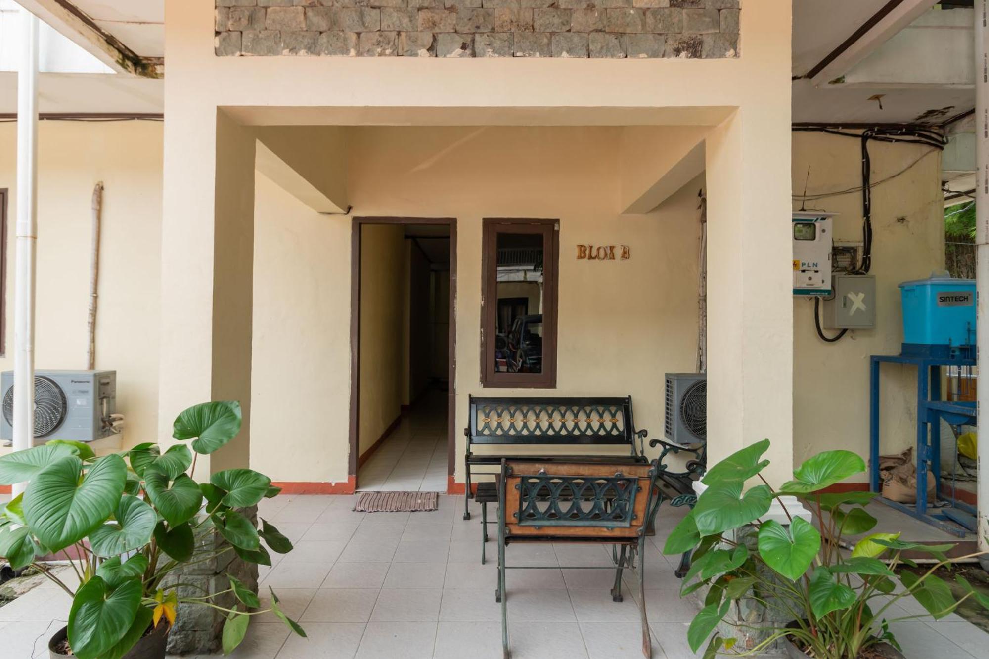 Reddoorz Near Pondok Indah Water Park Jakarta Exterior foto